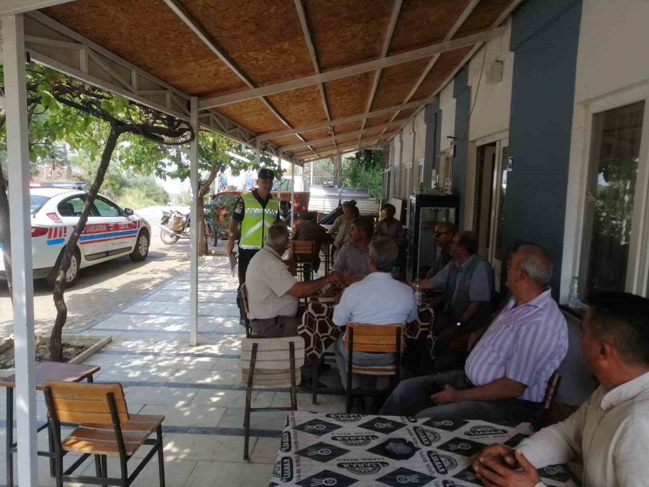 Jandarma, Karacasu’da traktör sürücülerine eğitim verdi