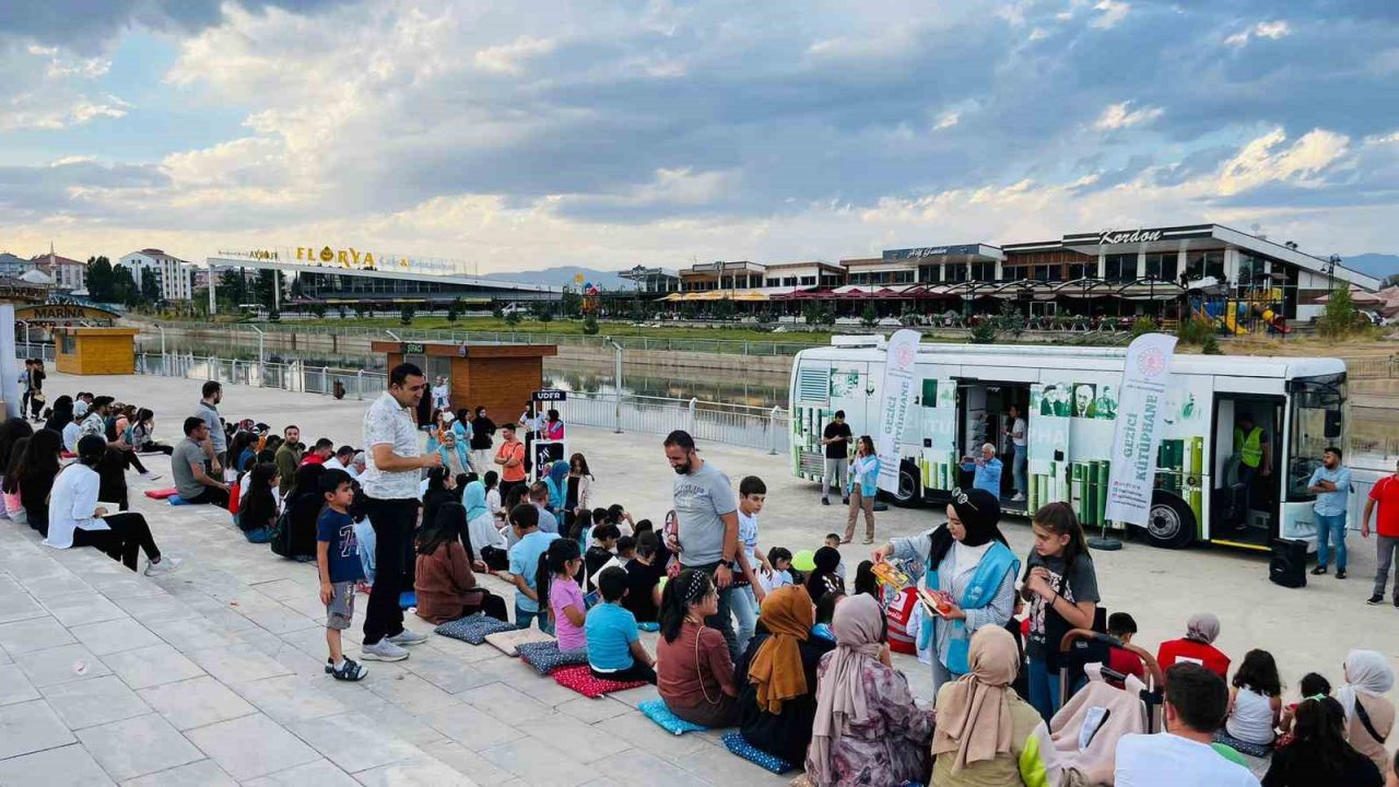 UDER, 8 Eylül Dünya Okuma Yazma Günü’nü Ağrı’da çocuklarla geçirdi