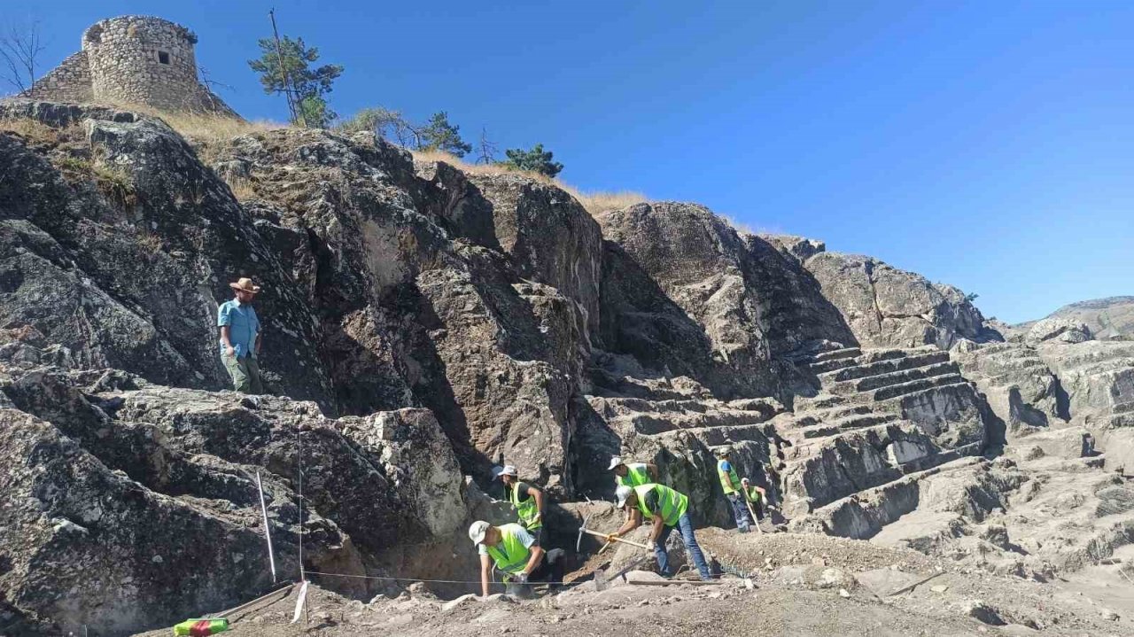 Zile Kalesi’nde kazı çalışmaları başlatıldı