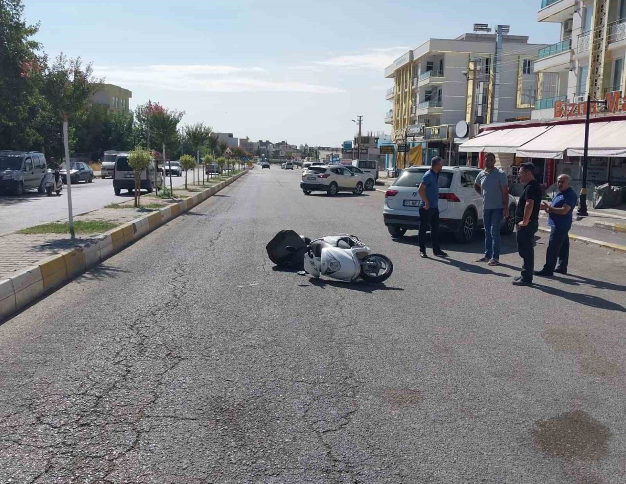 Otomobil ile motosiklet çarpıştı: 1 yaralı