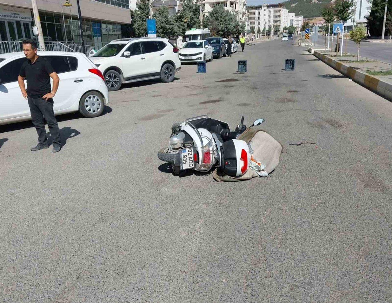 Otomobil ile motosiklet çarpıştı: 1 yaralı