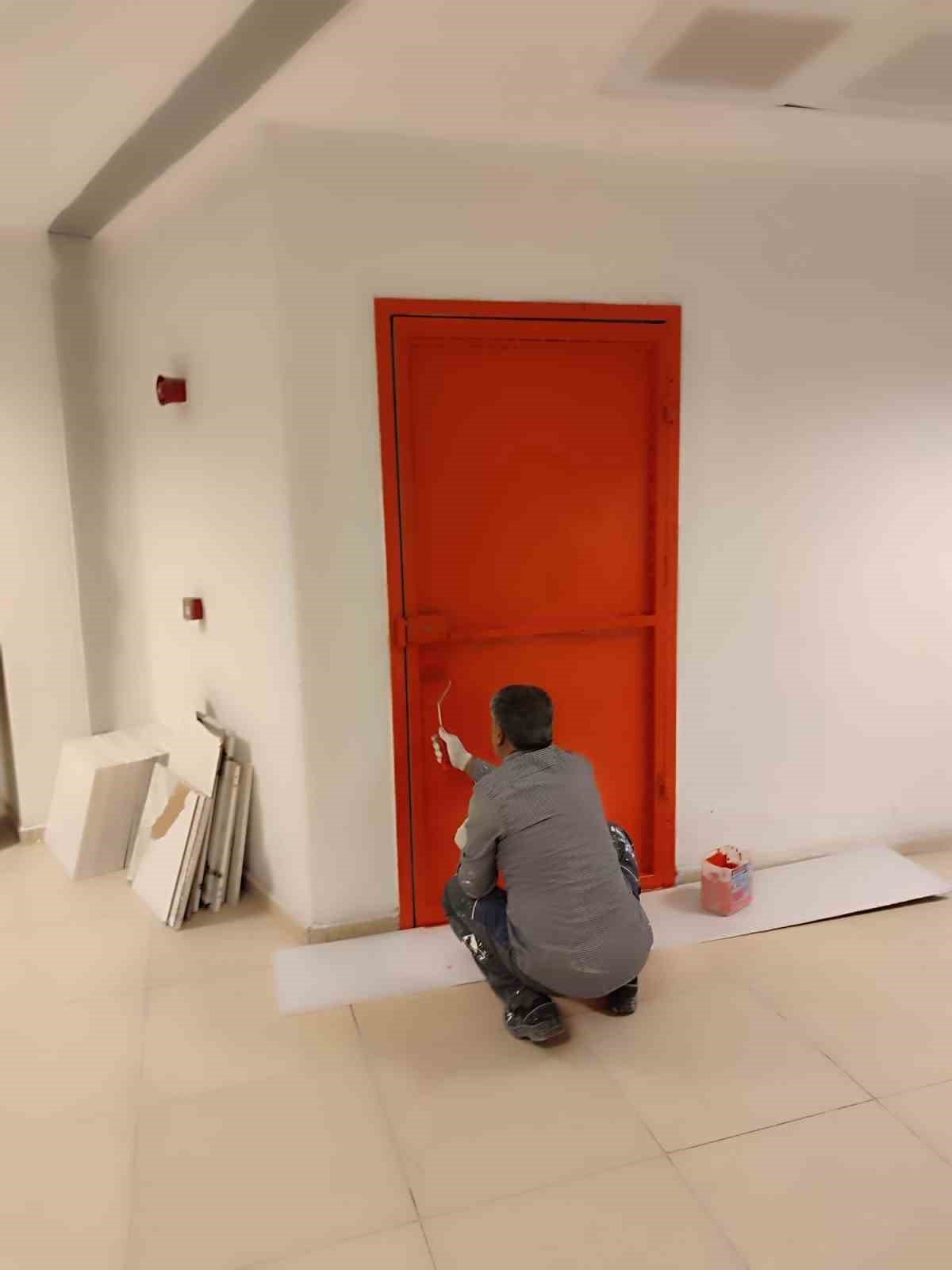 Ağrı Eğitim ve Araştırma Hastanesi, temizlik ve bakım çalışmalarıyla dikkat çekiyor