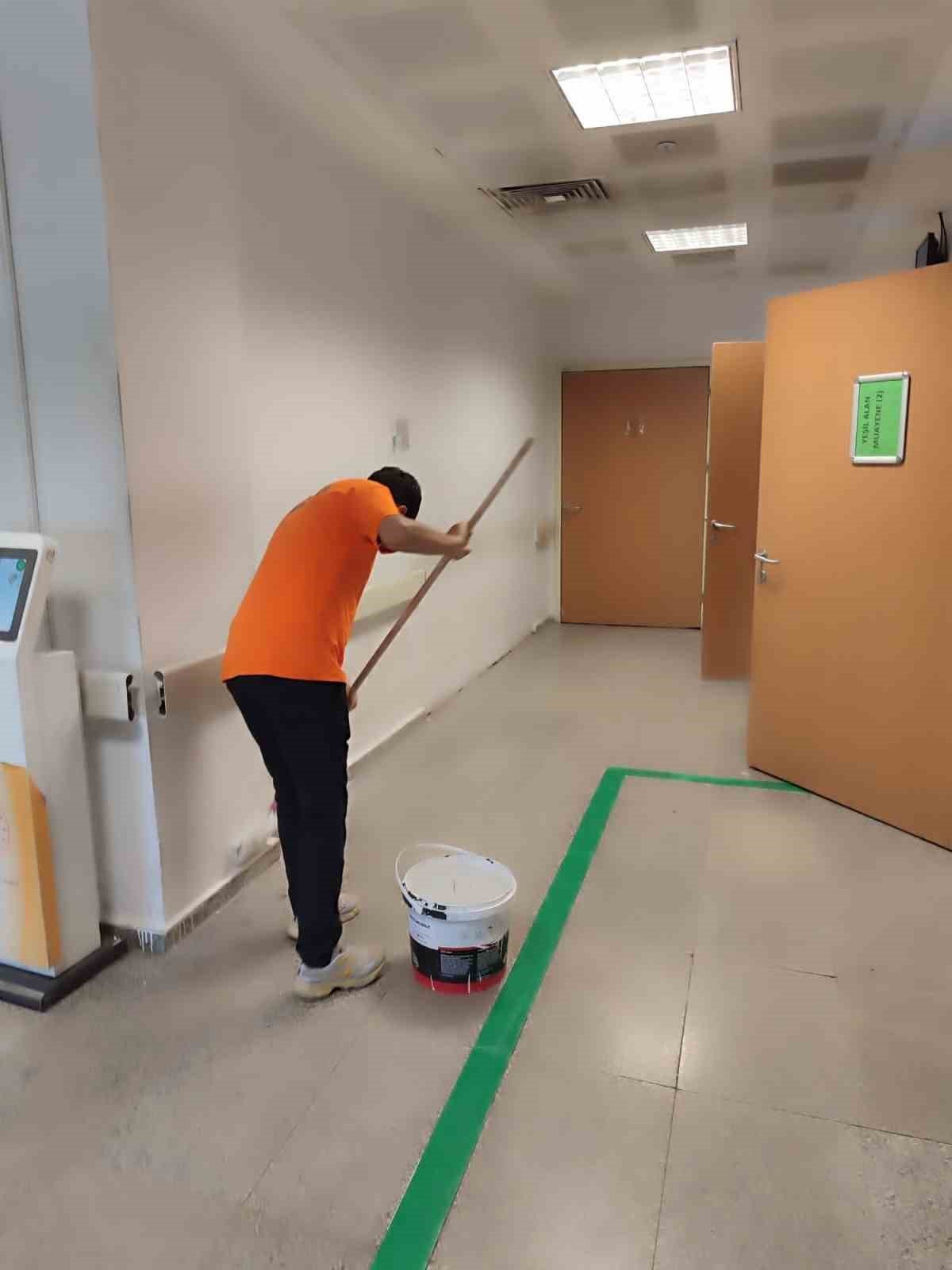 Ağrı Eğitim ve Araştırma Hastanesi, temizlik ve bakım çalışmalarıyla dikkat çekiyor