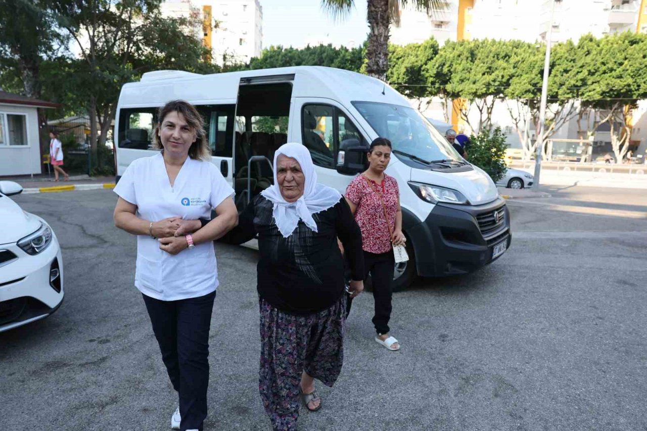 Büyükşehir, Evde Sağlık Hizmetleri ile yüzlerce hastaya ulaşıyor