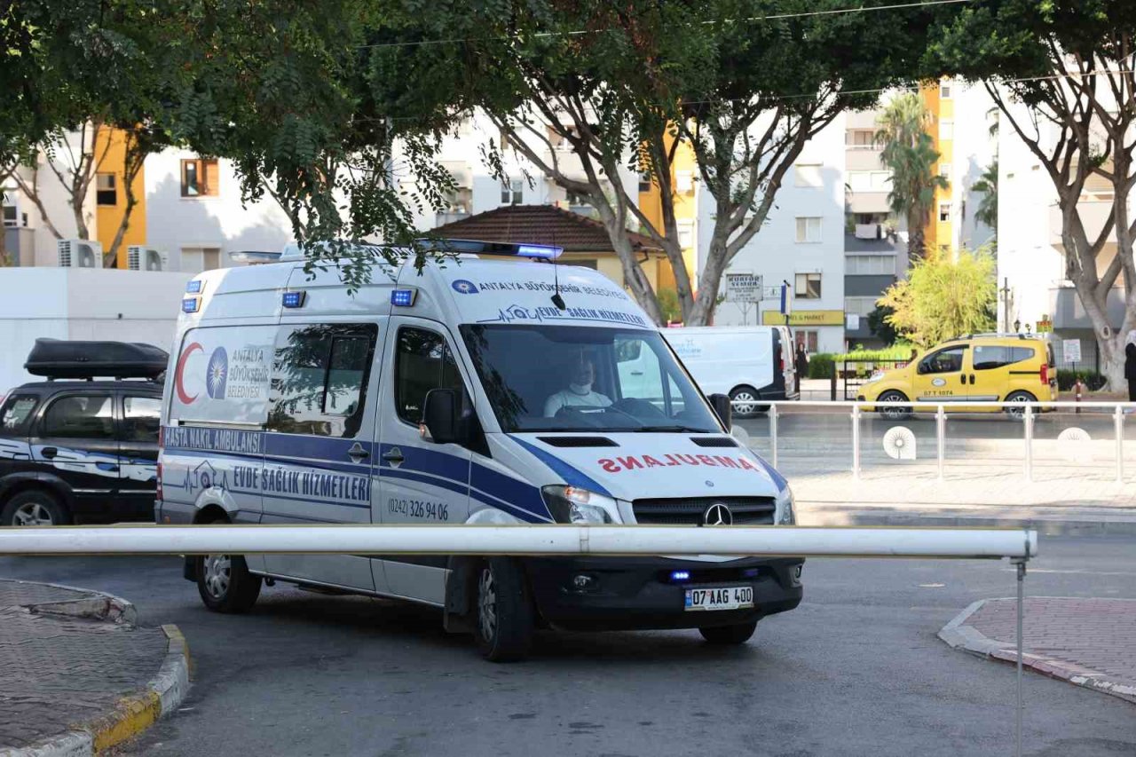 Büyükşehir, Evde Sağlık Hizmetleri ile yüzlerce hastaya ulaşıyor