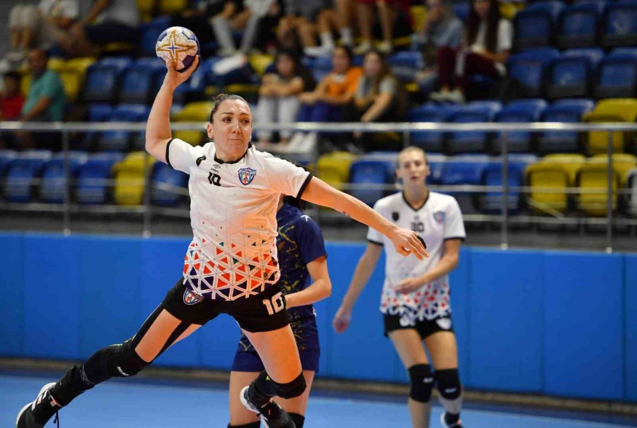 Mavi Kelebekler deplasmanda galip