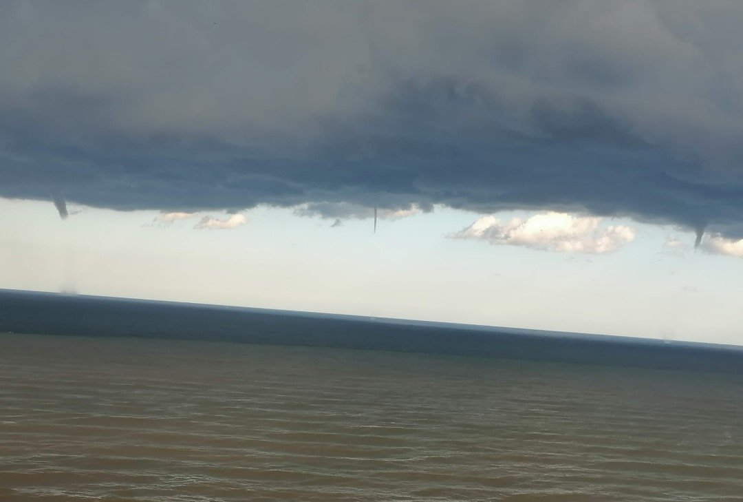 Arhavi’de oluşan hortum böyle görüntülendi