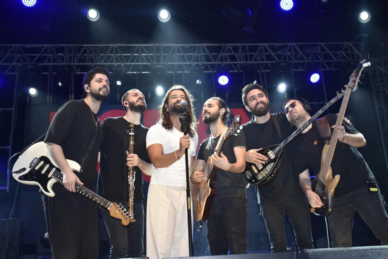 Havran Millet Bahçesinde, Koray Avcı rüzgarı esti