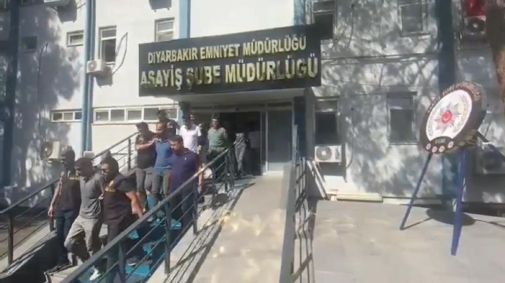Kapkaç çetesi Diyarbakır Emniyetinden kaçamadı: ‘Aport’ operasyonu ile 10 şüpheli yakalandı