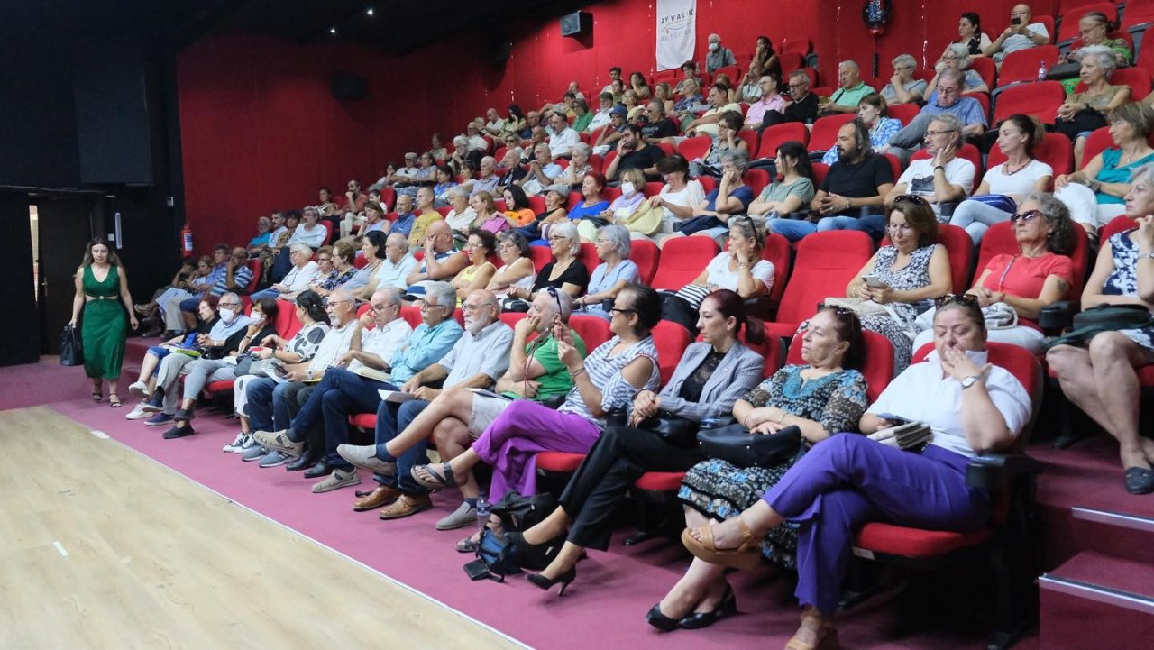 En güzel şiirler Ayvalık’ta buluştu