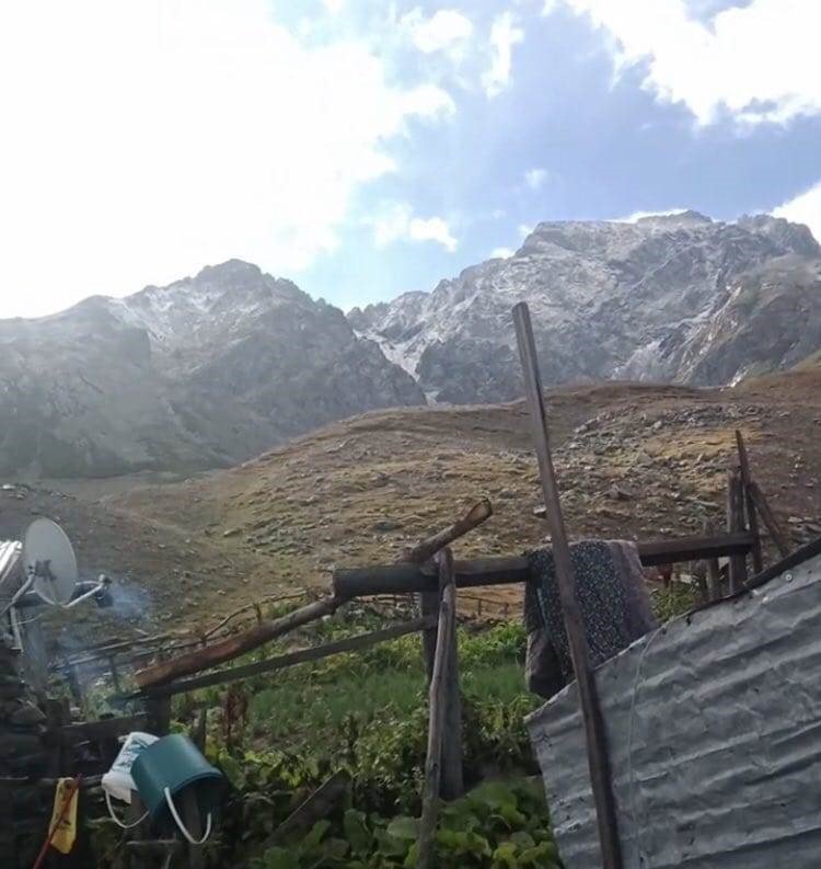 Artvin’in yüksek kesimlerine mevsimin ilk karı yağdı