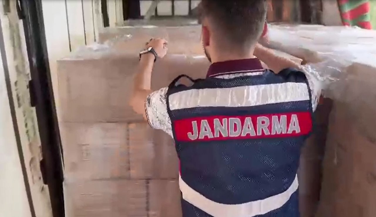 İstanbul’da bir tırda 15 ton etil alkol ele geçirildi