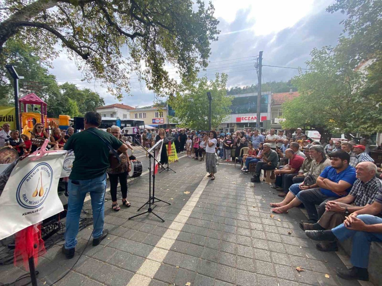 İvrindilileri türküye doyurdular