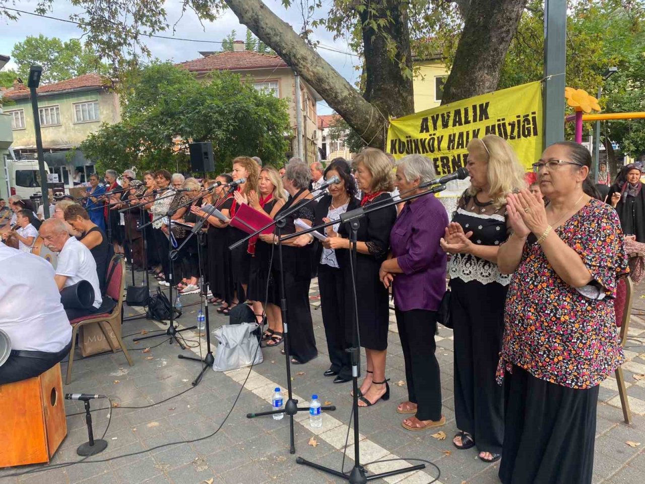 İvrindilileri türküye doyurdular