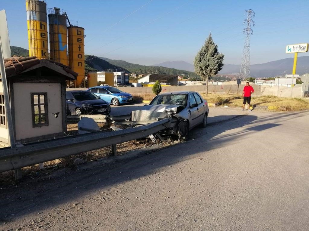 Gözüne gelen güneş ışığı kazaya neden oldu: 1 yaralı