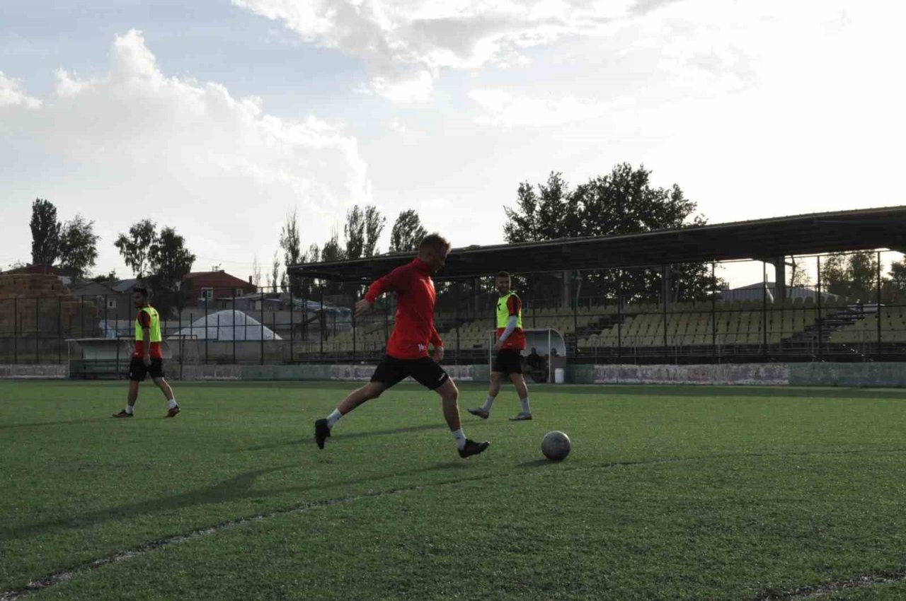 Kars 36 Spor durmak bilmiyor