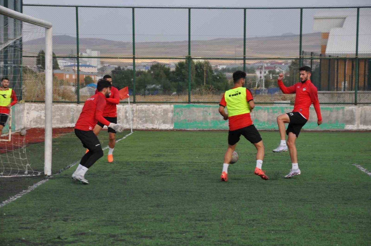 Kars 36 Spor durmak bilmiyor