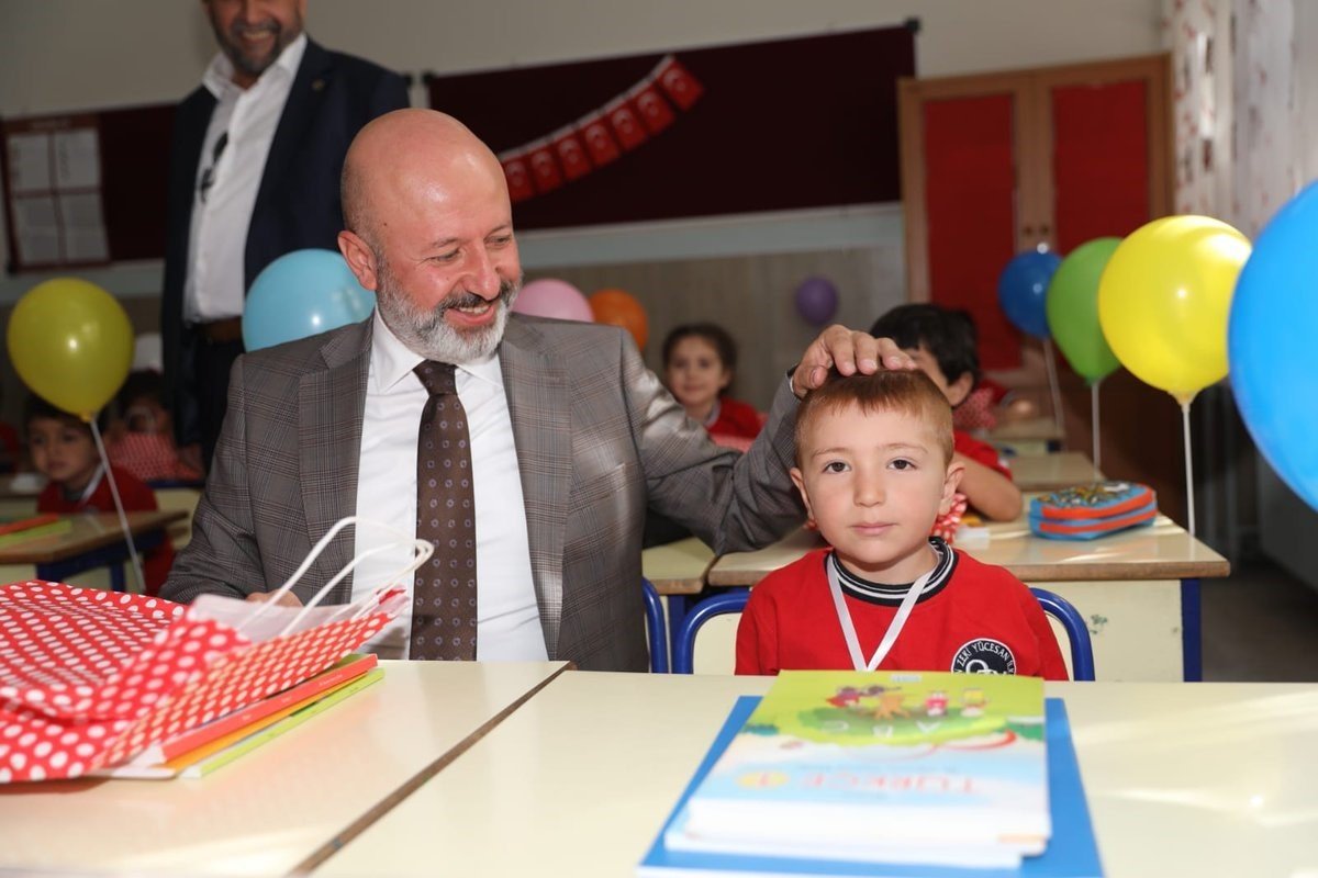 Başkan Çolakbayrakdar: "Eğitim için tüm imkanlarımızı seferber ediyoruz"