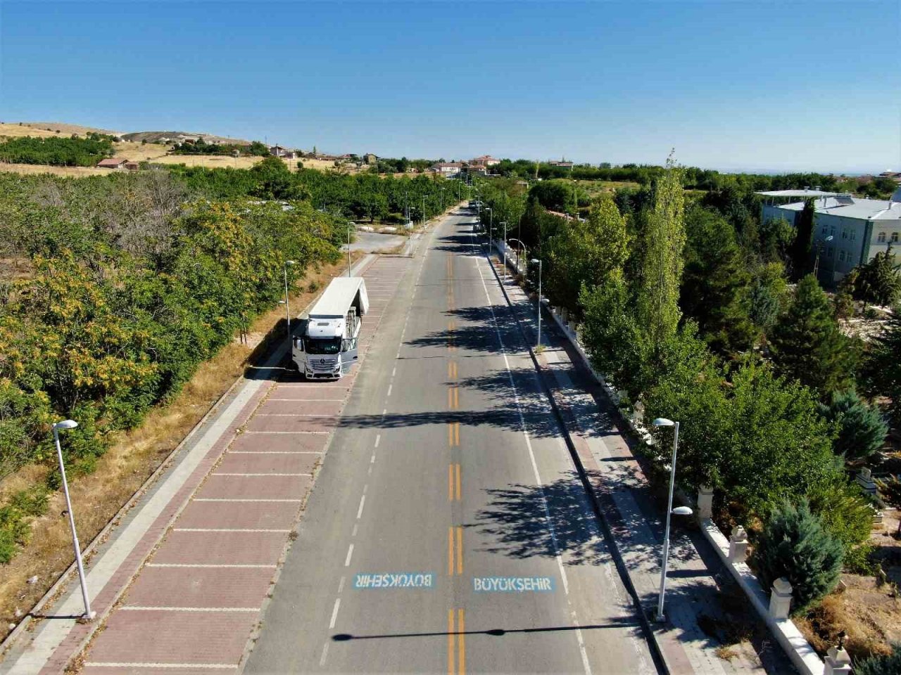 Akçadağ’da 66 kilometre grup yolu çalışması