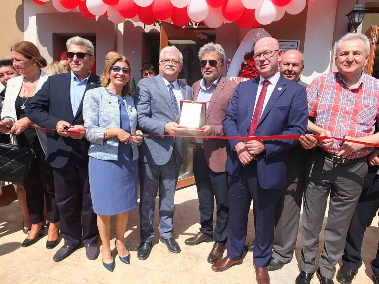 Burhaniye’de Sağlık Merkezi açıldı