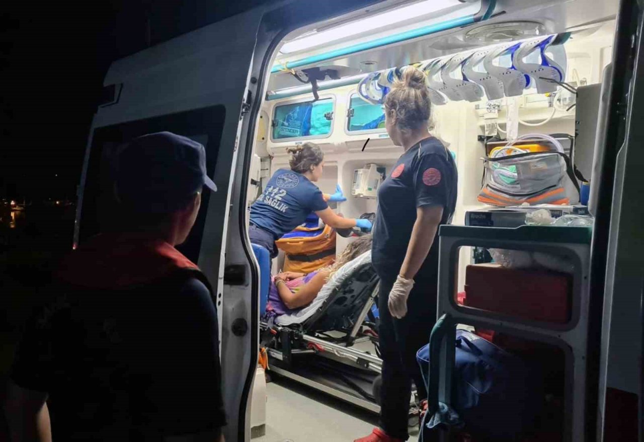 Sahil Güvenlikten Fethiye’de denizde 2 tıbbi tahliye