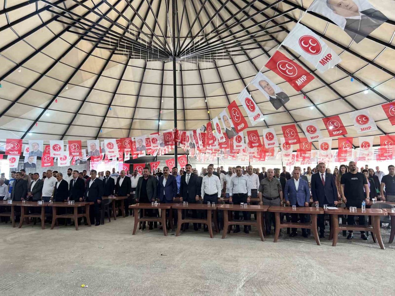 MHP ilçe kongresi kıl çadırda yapıldı