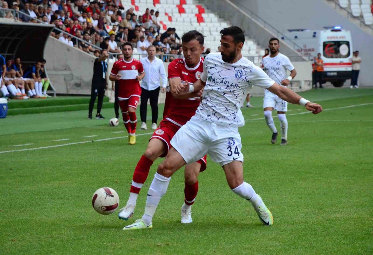 TFF 2. Lig: Karaman FK: 2 - Sarıyer: 3