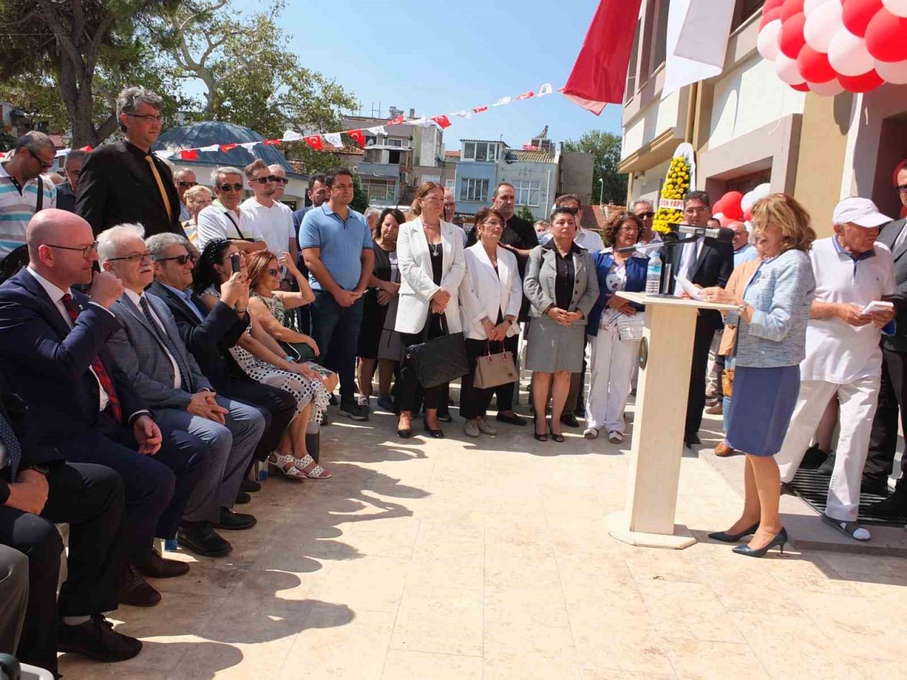 Burhaniye’de Sağlık Merkezi açıldı