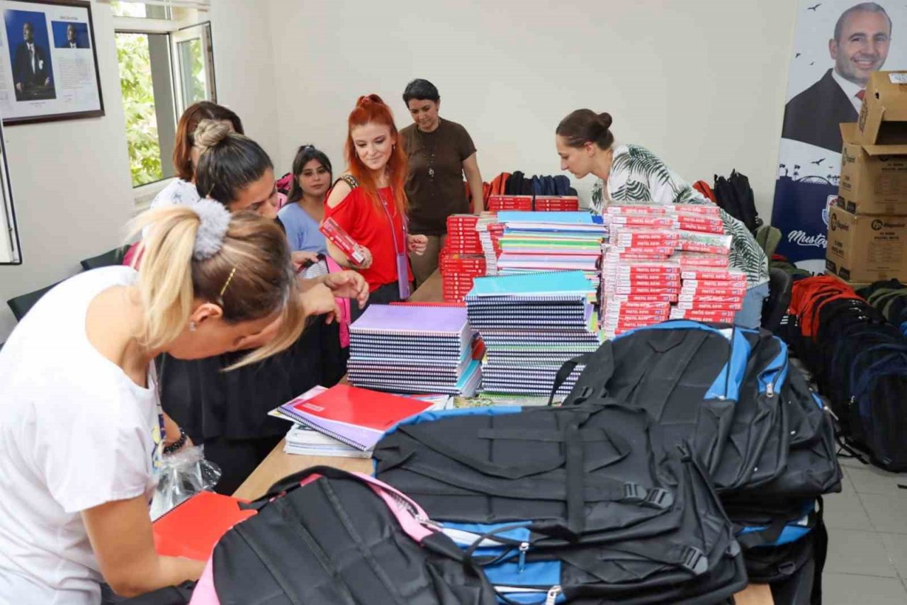 Yalova Belediyesi’nden ihtiyaç sahibi öğrencilere destek