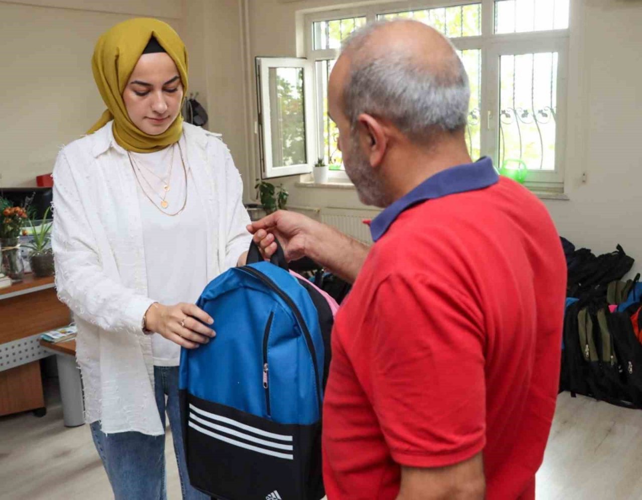 Yalova Belediyesi’nden ihtiyaç sahibi öğrencilere destek