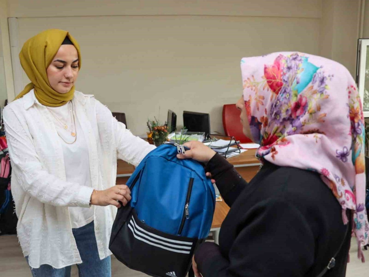 Yalova Belediyesi’nden ihtiyaç sahibi öğrencilere destek