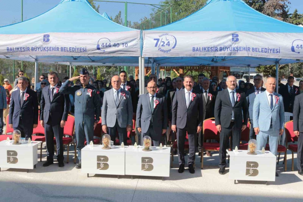 Öğrenciler ders başı yaptı