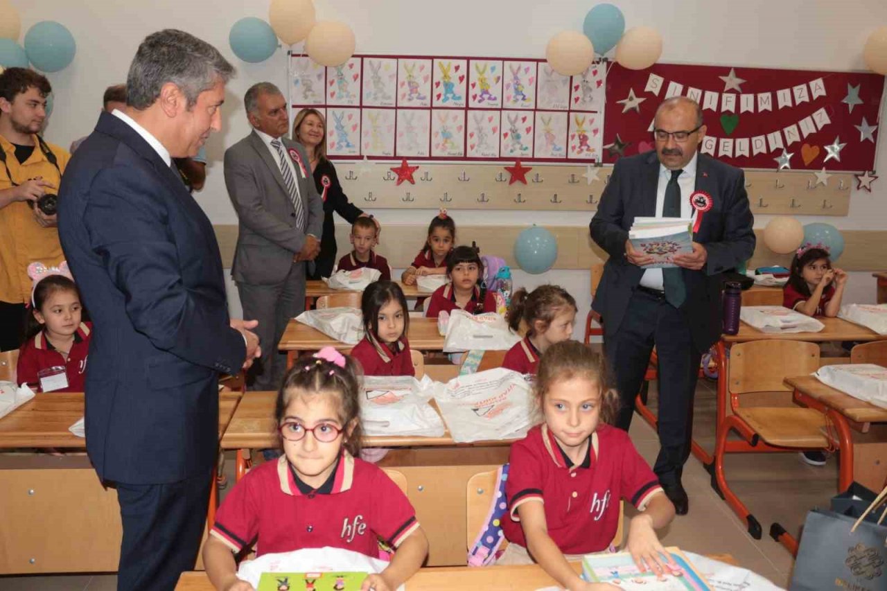 Öğrenciler ders başı yaptı