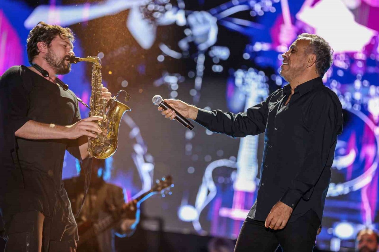 92. İzmir Enternasyonal Fuarı’nda finali Haluk Levent yaptı