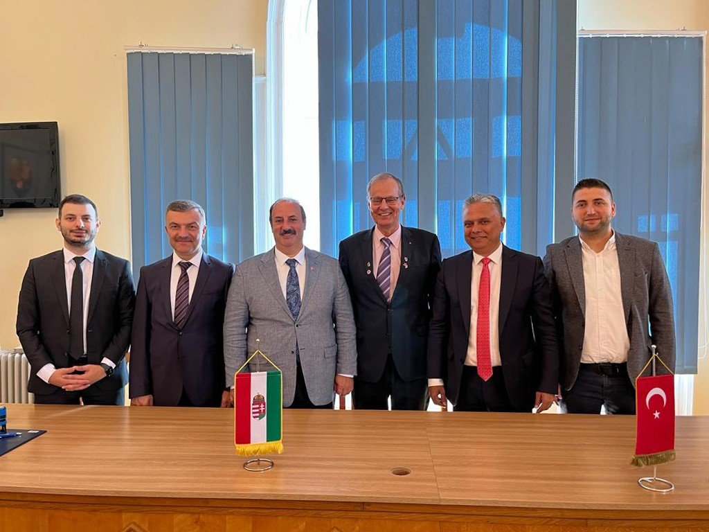 Muratpaşa ve Zigetvar kardeş kent oldu