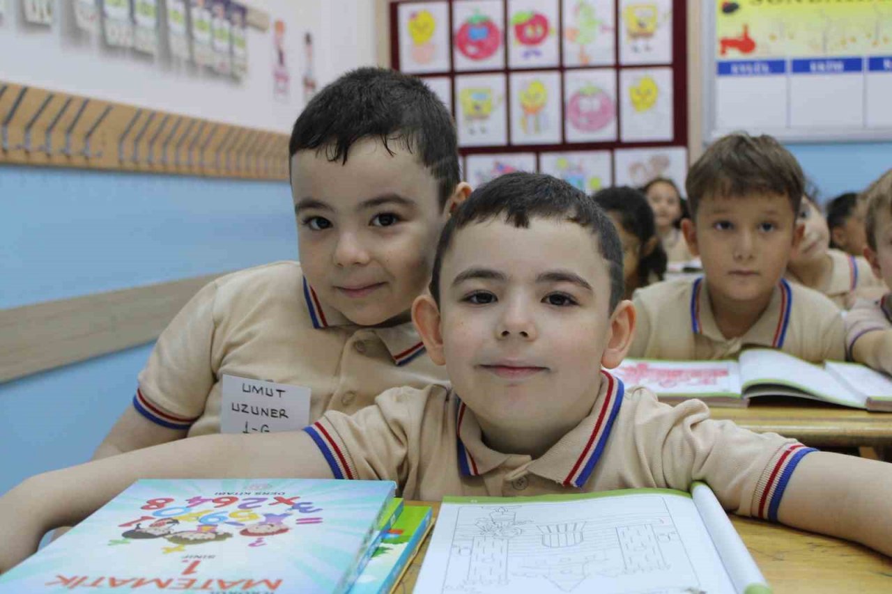 Aydın’da ilk ders zilini Vali Canbolat çaldı