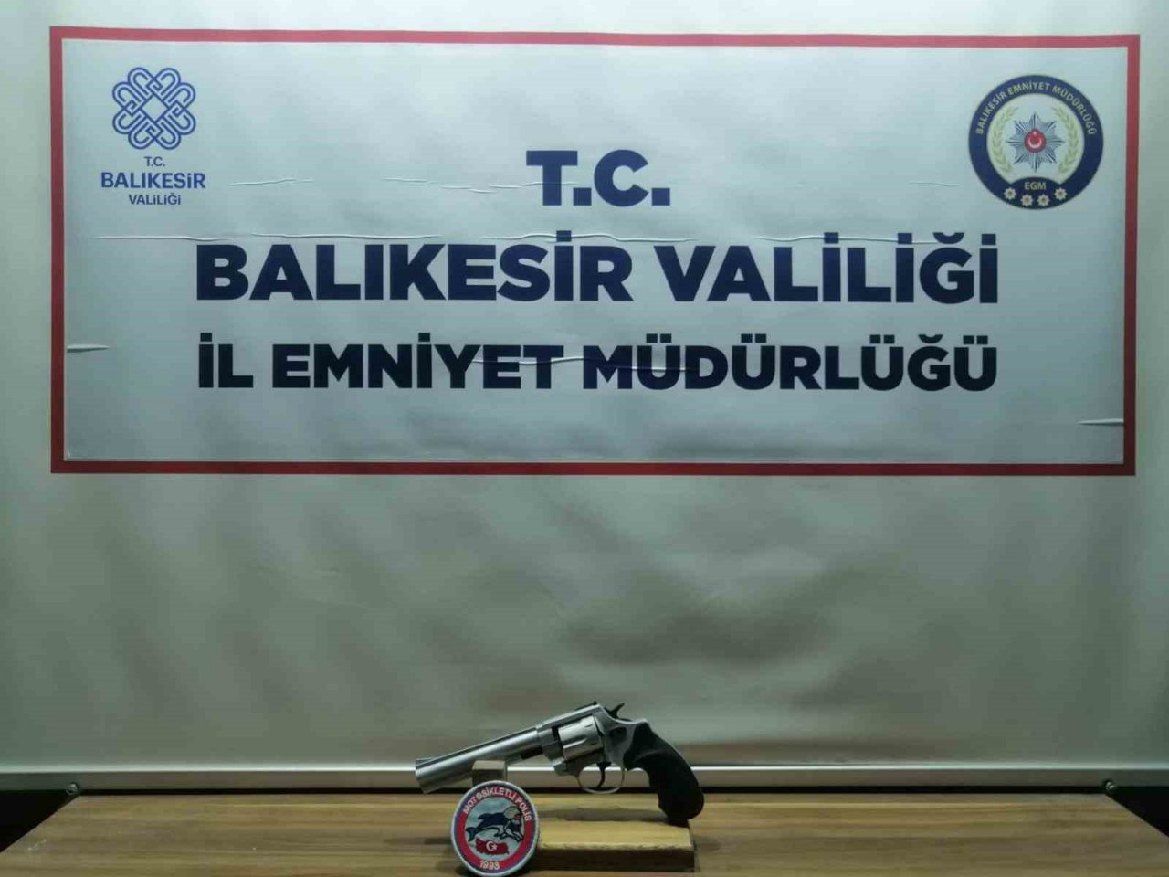 Balıkesir’de aranan 25 şahıstan 16’sı tutuklandı