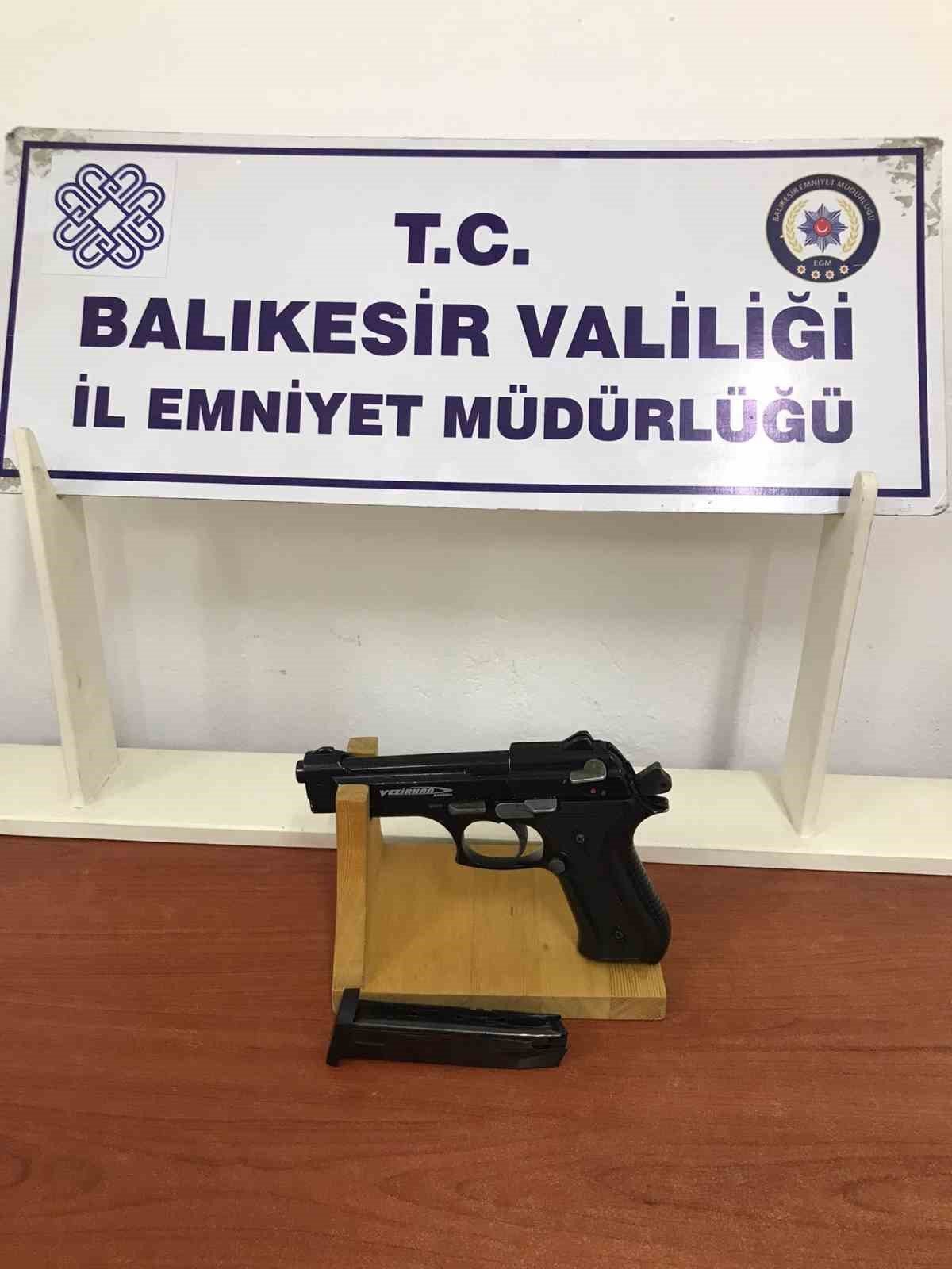 Balıkesir’de aranan 25 şahıstan 16’sı tutuklandı