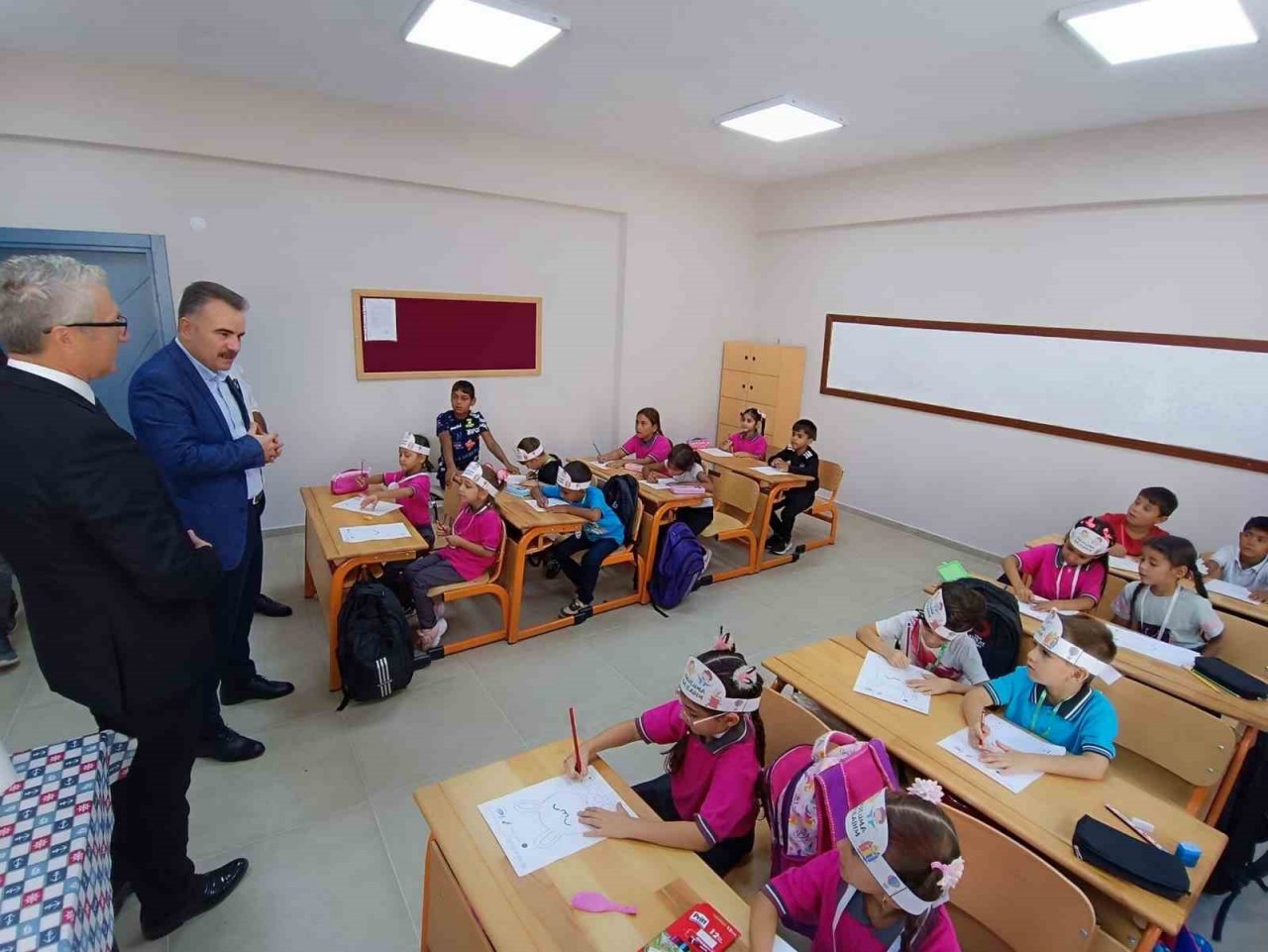 Edremit’te ilk ders zili çaldı