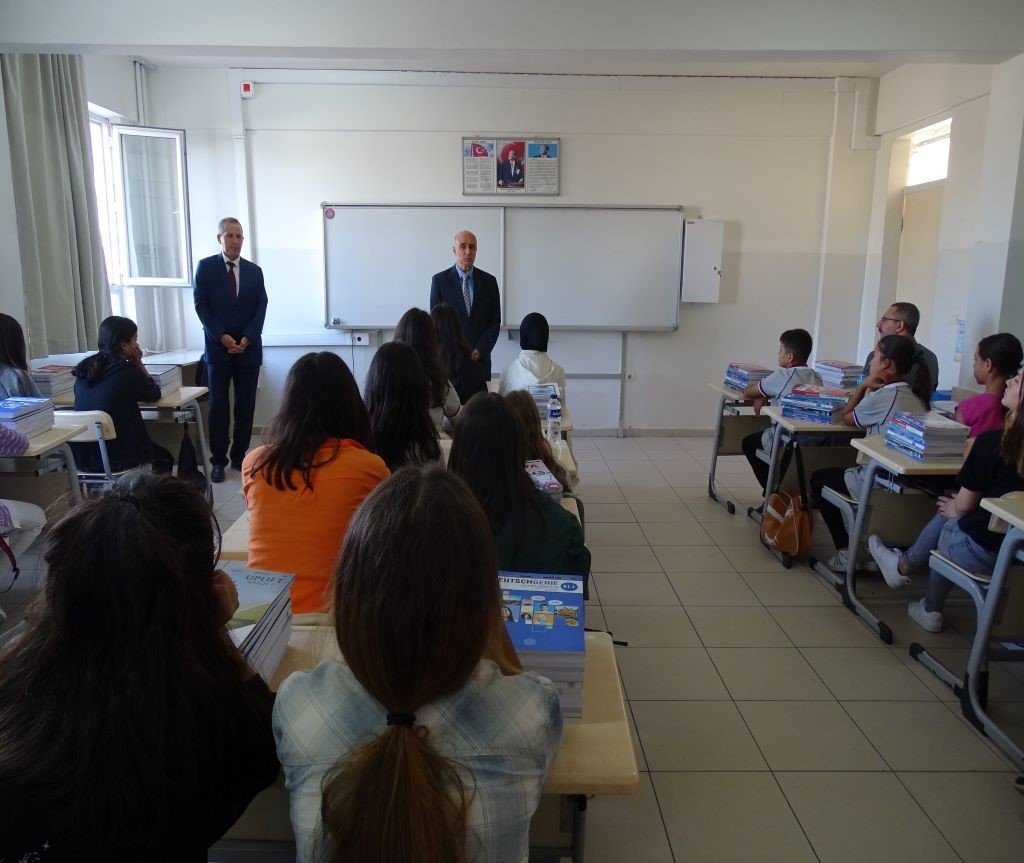 Havran’da Kaymakam Özderin, öğrenciler ile bir araya geldi