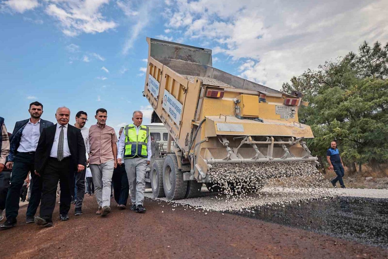 Denizli’de asfalt seferberliği devam ediyor