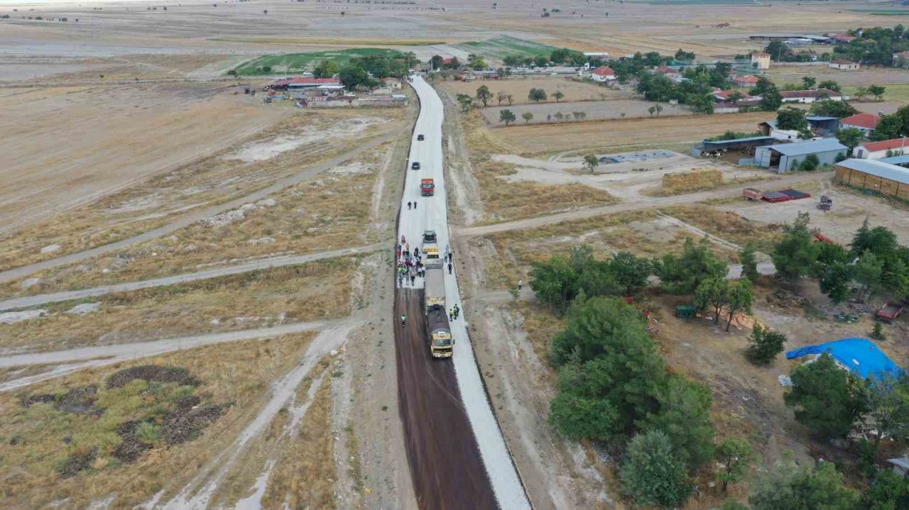 Denizli’de asfalt seferberliği devam ediyor