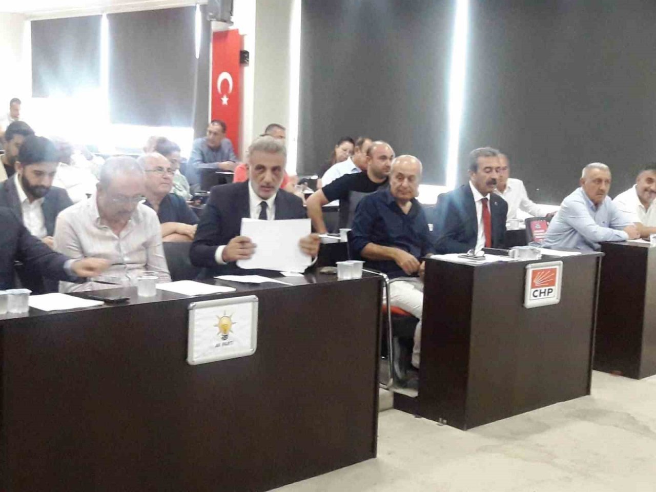 Adana Büyükşehir Belediye Meclisinde asfalt tartışması