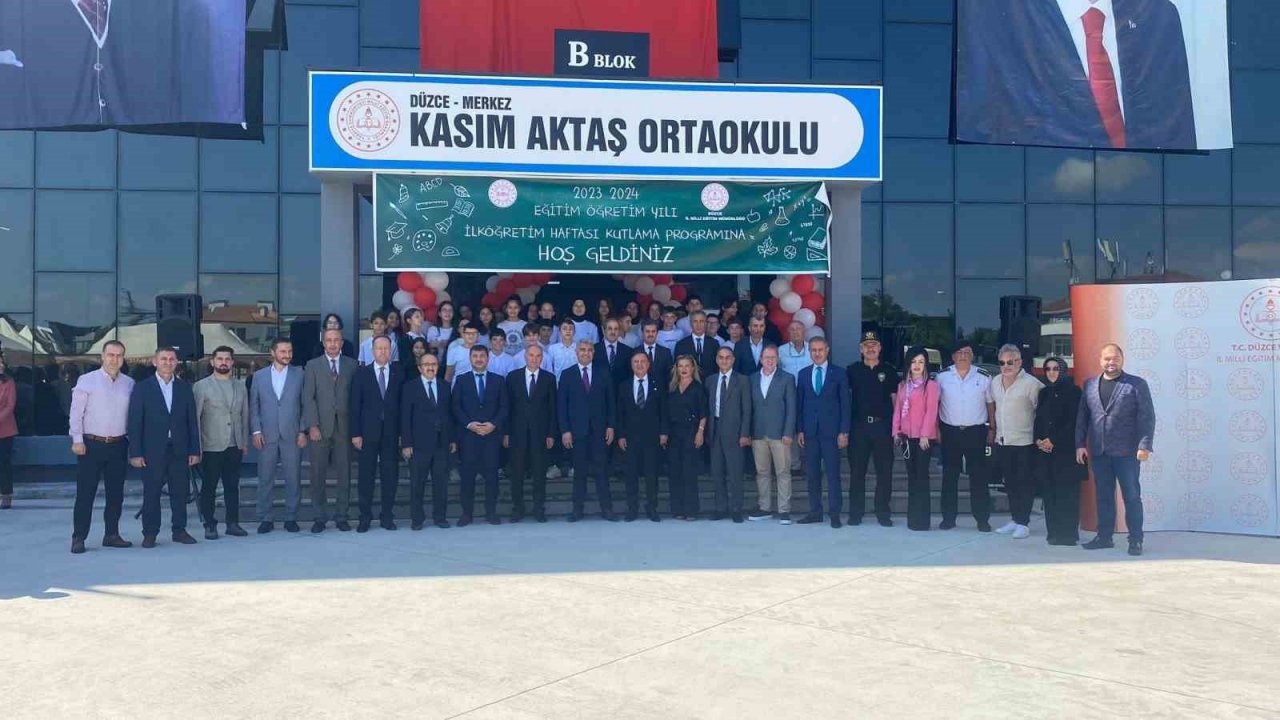 Şehrin en büyük ortaokulu törenle hizmete açıldı