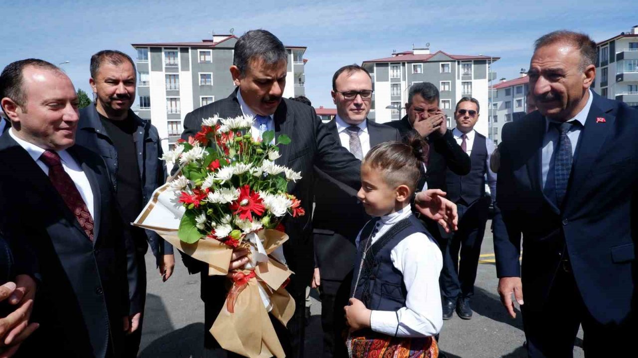 Erzurum’da ilk ders zili çaldı