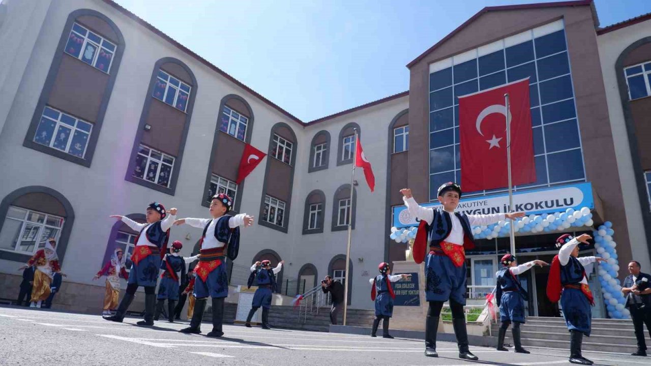 Erzurum’da ilk ders zili çaldı