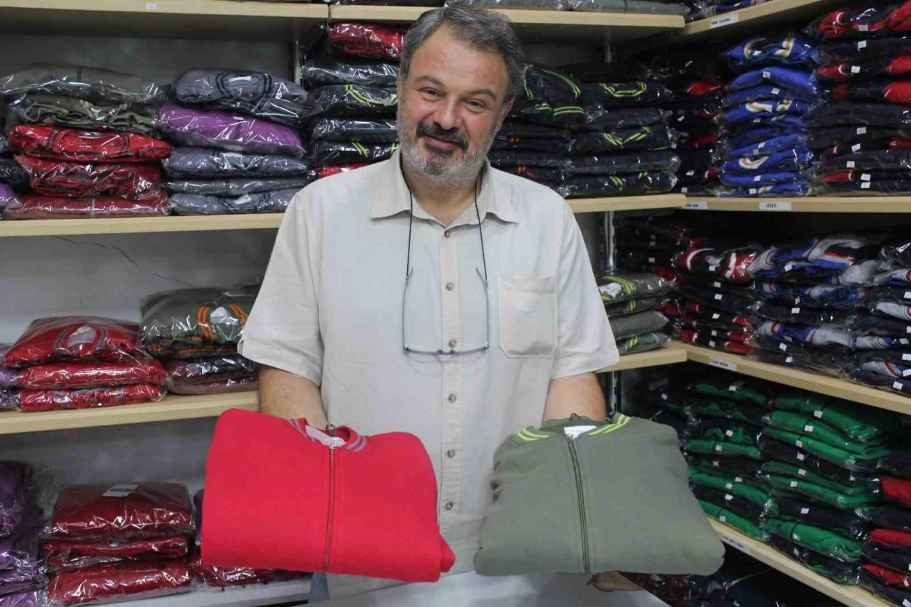 Okul kıyafeti alışveriş bugün de devam etti