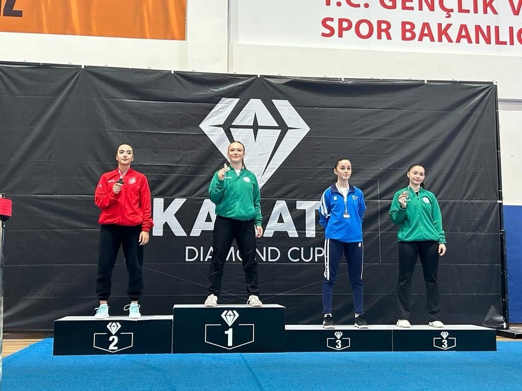 Gaziosmanpaşalı karatecilerden Diamond Cup’ta 13 madalya