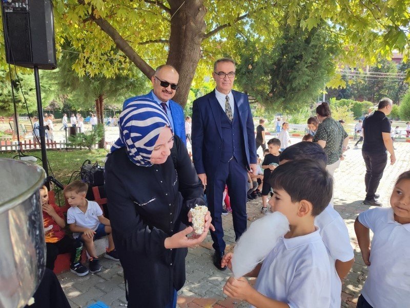 Gediz’de 7 bin 104 öğrenci için ders zili çaldı