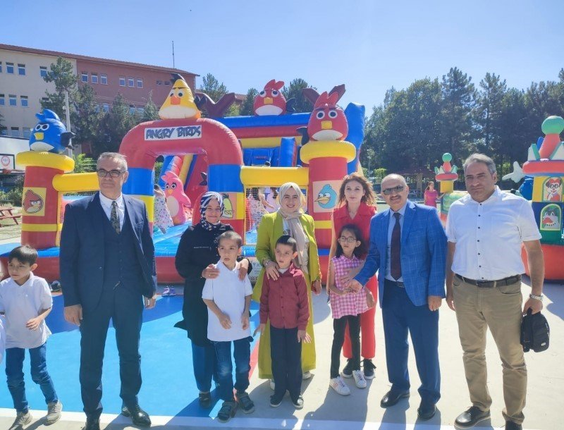 Gediz’de 7 bin 104 öğrenci için ders zili çaldı